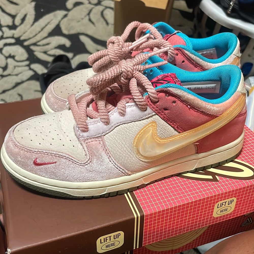 Preschool Nike x Social Status Dunk Low